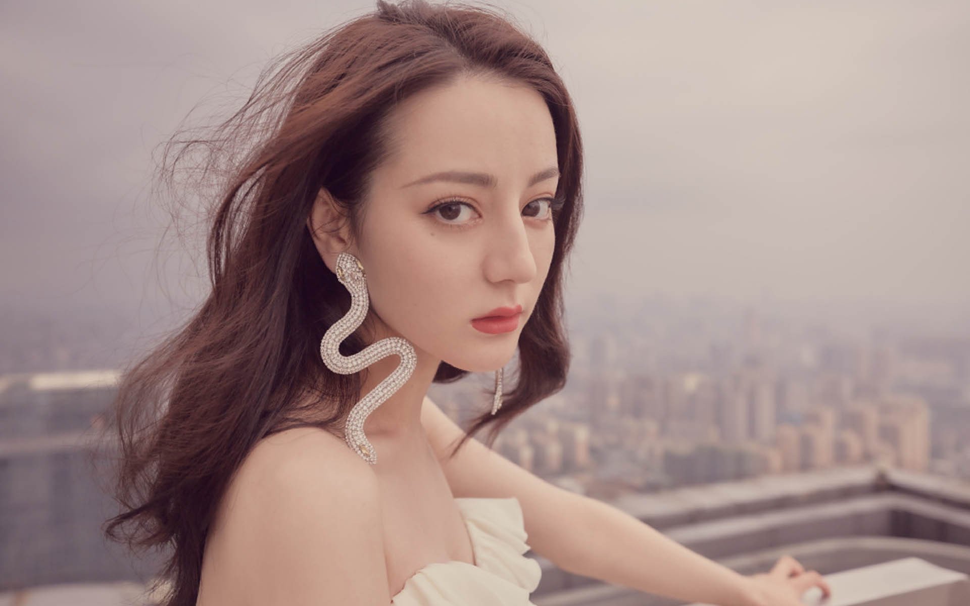 开云网站-“西甲豪门对决：一触即发，谁能笑到最后？”，西甲豪门有哪些